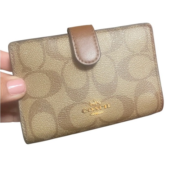 COACH Wallet - Picture 1 of 9